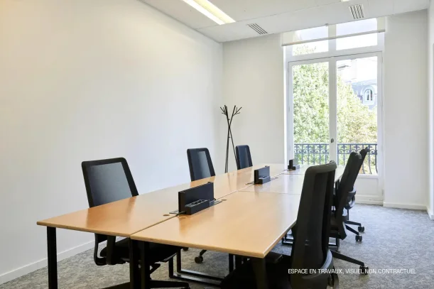 Espace indépendant - 75013 - 10 postes - 3800€