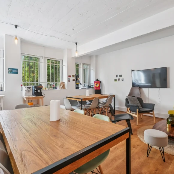 Espace indépendant 670 m² 110 postes Location bureau Rue du Faubourg Saint-Denis Paris 75010 - photo 3