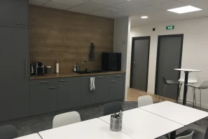 Bureau privé - 38240 - 15 postes - 2000€