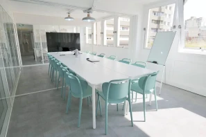 Open Space - 94400 - 120 postes - 349€