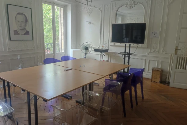 Bureau privé - 75010 - 8 postes - 2200€