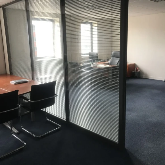 Espace indépendant 95 m² 10 postes Coworking Boulevard Pierre Mendès France Bussy-Saint-Georges 77600 - photo 3