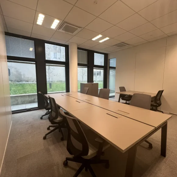 Bureau privé 12 m² 2 postes Coworking Avenue de Paris Villejuif 94800 - photo 4