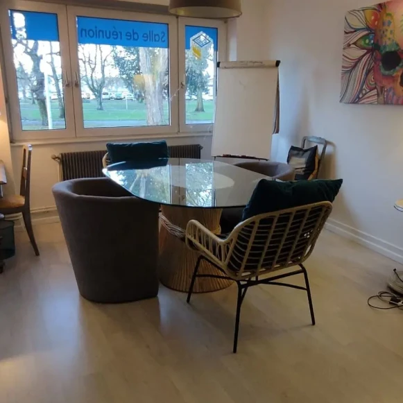 Bureau privé 10 m² 6 postes Coworking Boulevard Nessel Haguenau 67500 - photo 1