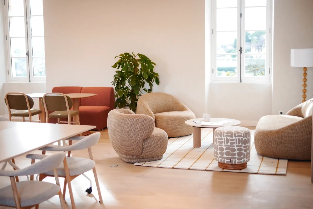 Open Space - 24170 - 1 poste - 185€