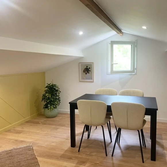 Bureau privé 12 m² 2 postes Coworking Rue Joseph Négro Port-de-Bouc 13110 - photo 1