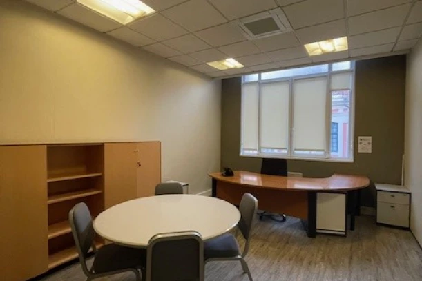 Bureau privé - 59800 - 1 poste - 750€