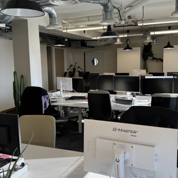 Open Space  28 postes Coworking Quai de Valmy Paris 75010 - photo 9