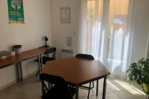 Bureau privé - 83470 - 2 postes - 340€