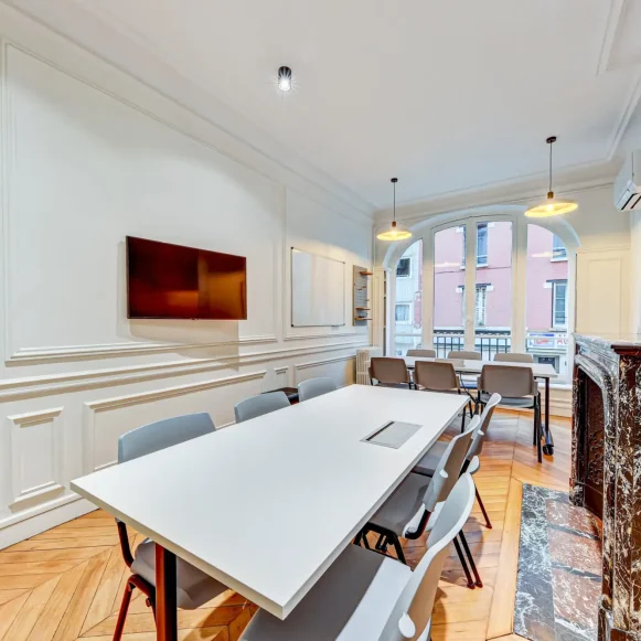 Espace indépendant 450 m² 70 postes Location bureau Rue de Meaux Paris 75019 - photo 5