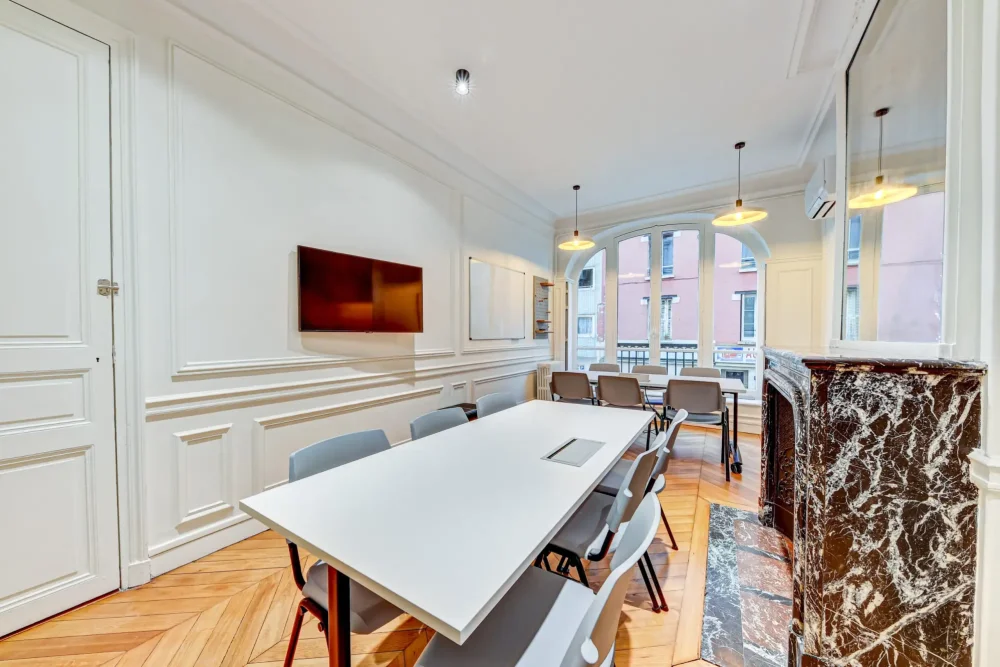 Espace indépendant - 75019 - 70 postes - 25900€