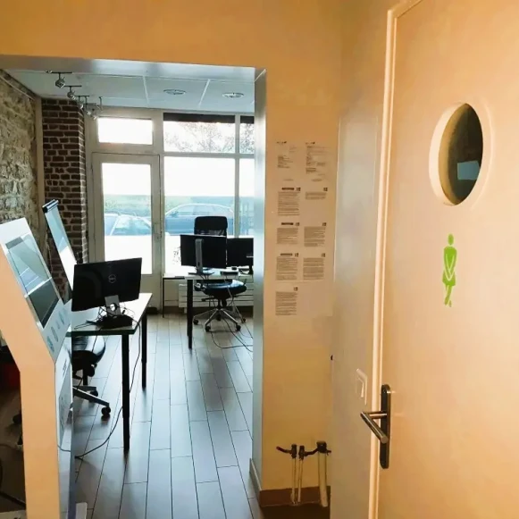 Bureau privé 22 m² 5 postes Location bureau Rue Vercingétorix Paris 75014 - photo 5