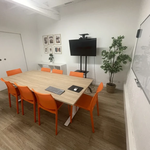 Bureau privé 20 m² 5 postes Coworking Rue Pierre Semard Le Soler 66270 - photo 4