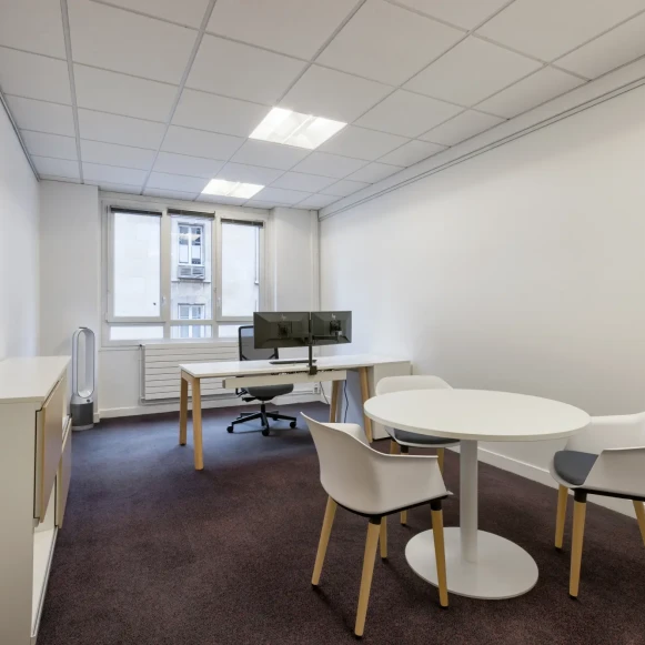 Bureau privé 16 m² 1 poste Location bureau Rue d'Artois Paris 75008 - photo 5