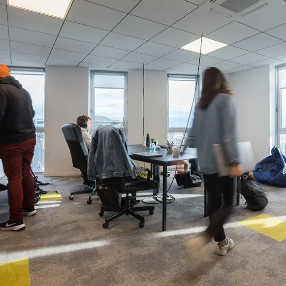 Bureau privé 43 m² 12 postes Coworking Quai Fulchiron Lyon 69005 - photo 1