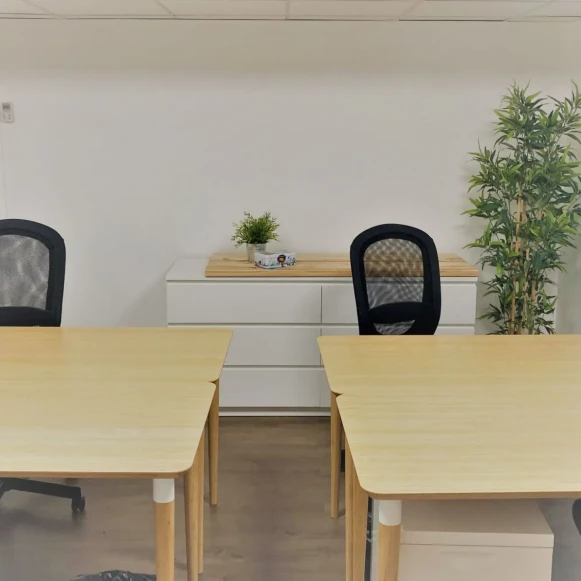 Bureau privé 20 m² 5 postes Coworking Rue Cardinet Paris 75017 - photo 1