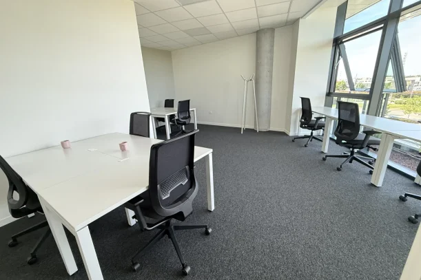 Bureau privé - 01000 - 9 postes - 2620€