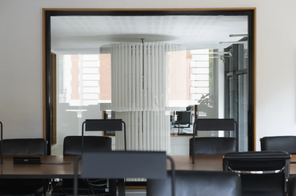 The bureau II - 16 Cours Albert 1er Paris 08