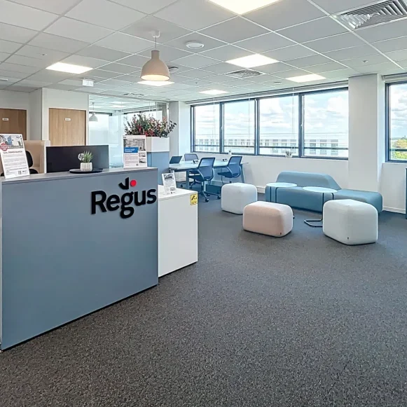 Open Space  1 poste Coworking Rue de la Milletière Tours 37100 - photo 4