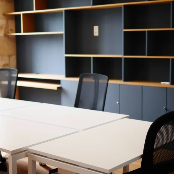 Bureau privé 35 m² 8 postes Coworking Rue Crozilhac Bordeaux 33000 - photo 4