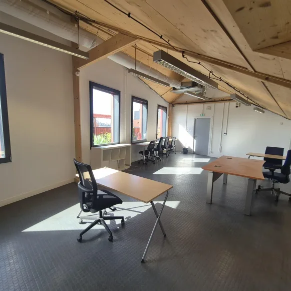 Bureau privé 63 m² 9 postes Coworking Avenue Pasteur Montreuil 93100 - photo 1