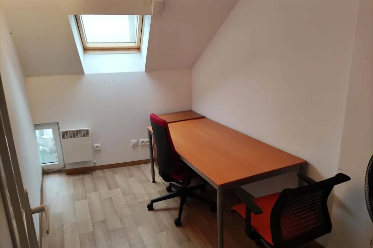 Espace indépendant - 92240 - 12 postes - 2000€