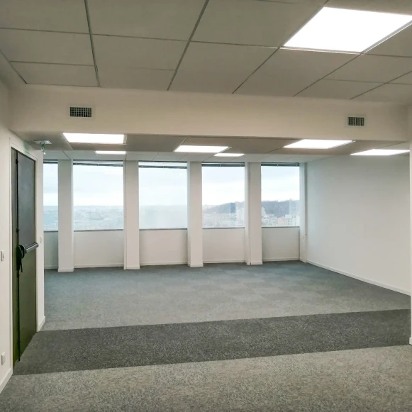 Bureau privé 63 m² 8 postes Location bureau Rue Scandicci Pantin 93500 - photo 4