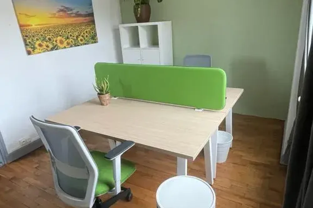Open Space - 25000 - 8 postes - 250€