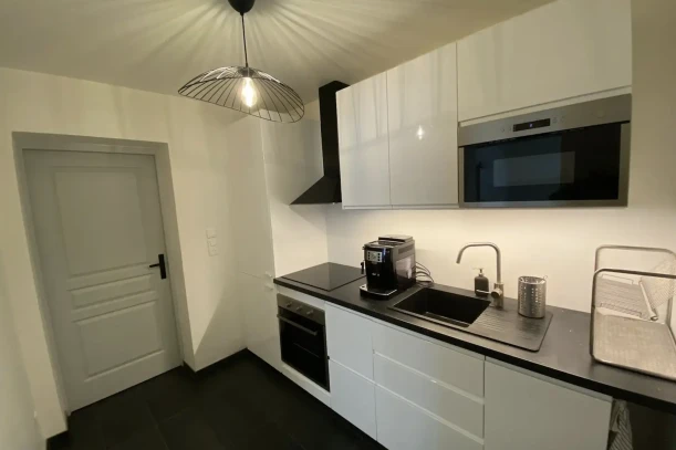 Espace indépendant - 44100 - 8 postes - 2400€