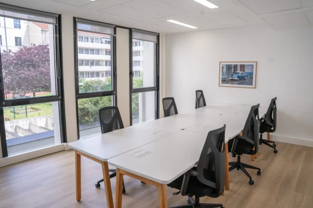 Bureau privé - 69006 - 6 postes - 3211€