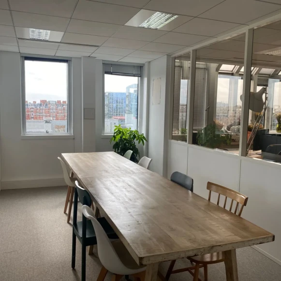 Bureau privé 30 m² 10 postes Coworking Rue Jacques Ibert Levallois-Perret 92300 - photo 4