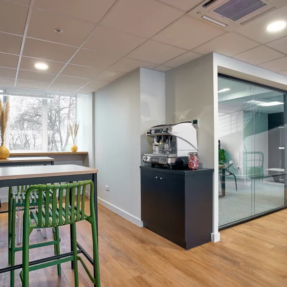 Bureau privé 28 m² 6 postes Coworking Rue de l'Industrie Mundolsheim 67450 - photo 5