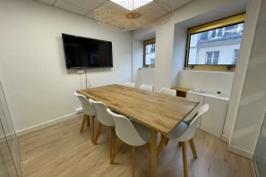 Espace indépendant - 75010 - 10 postes - 3200€