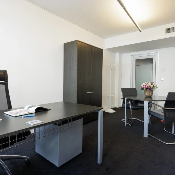 Bureau privé 18 m² 4 postes Coworking Rue Quentin-Bauchart Paris 75008 - photo 4