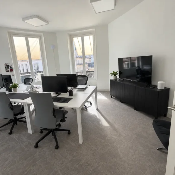 Bureau privé 32 m² 8 postes Location bureau Rue de la Chaussée d'Antin Paris 75009 - photo 2
