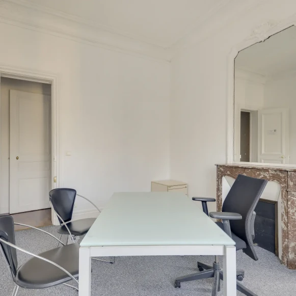 Bureau privé 20 m² 3 postes Location bureau Avenue de l'Opéra Paris 75001 - photo 3