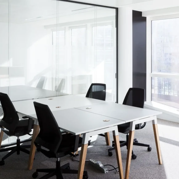 Bureau privé 27 m² 8 postes Location bureau Rue des Cuirassiers Lyon 69003 - photo 1