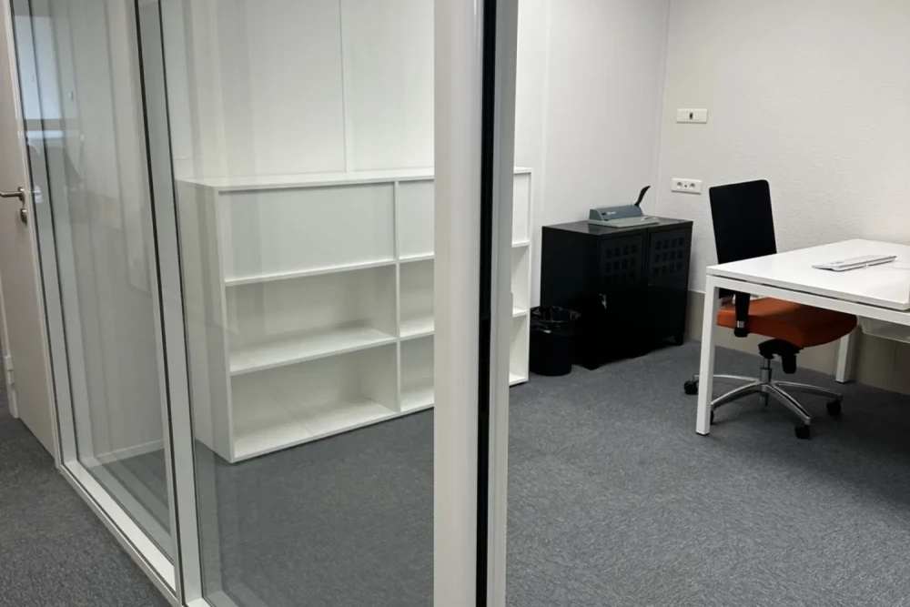 Bureau privé - 26000 - 3 postes - 380€
