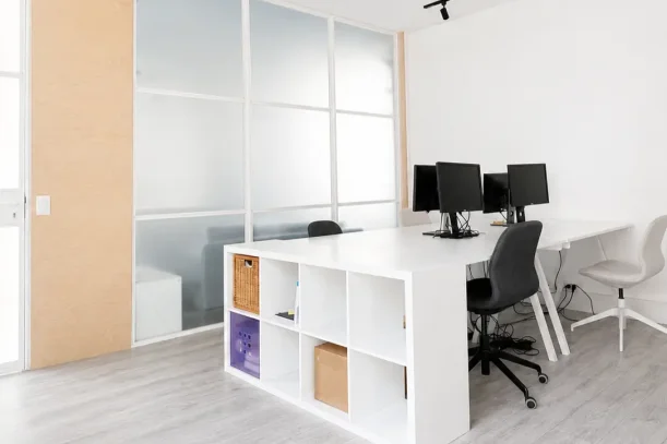 Open Space - 75011 - 4 postes - 360€