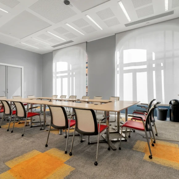 Espace indépendant 2 700 m² 240 postes Coworking Rue de Presbourg Paris 75016 - photo 2