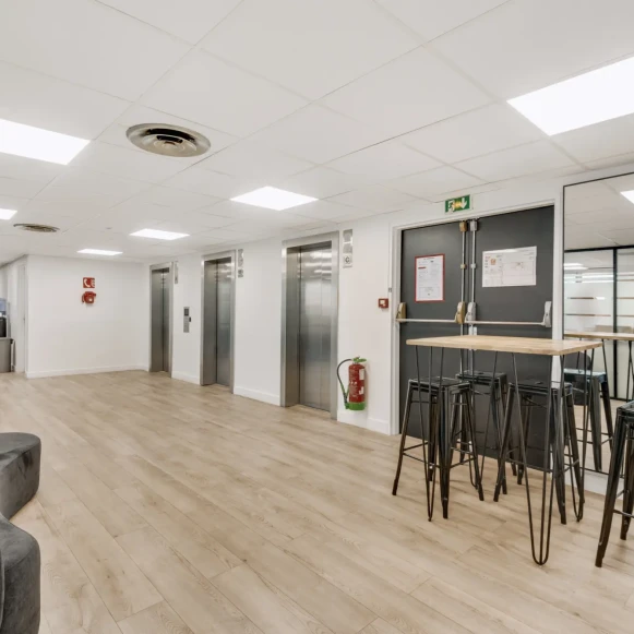 Bureau privé 92 m² 14 postes Location bureau Avenue Laurent Cély Asnières-sur-Seine 92600 - photo 6