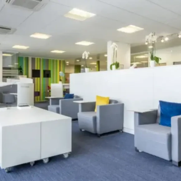 Bureau privé 5 m² 1 poste Coworking Rue des Chauffours Cergy 95000 - photo 6