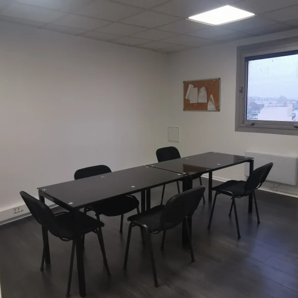 Bureau privé 20 m² 4 postes Location bureau Avenue Michelet Saint-Ouen-sur-Seine 93400 - photo 1