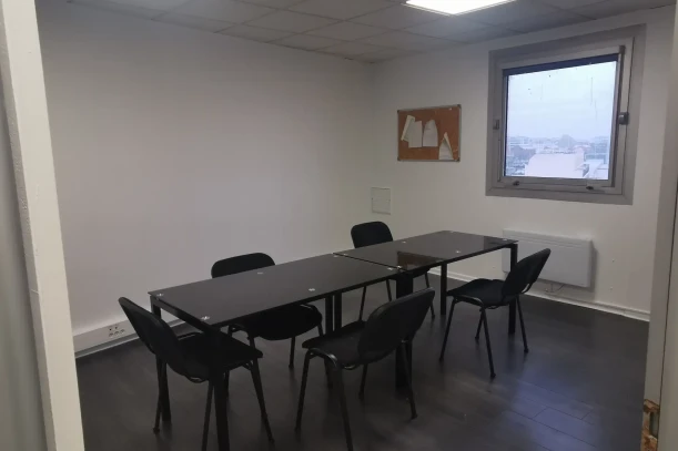 Bureau privé - 93400 - 4 postes - 940€