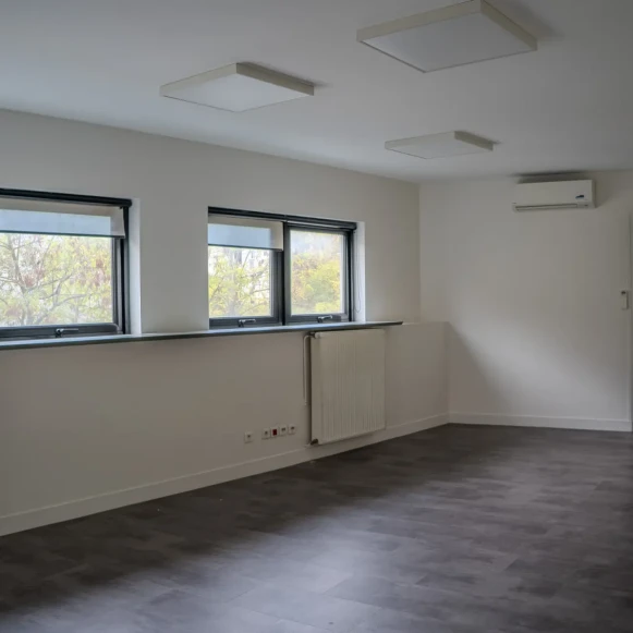 Bureau privé 60 m² 8 postes Location bureau Rue Regnault Paris 75013 - photo 4