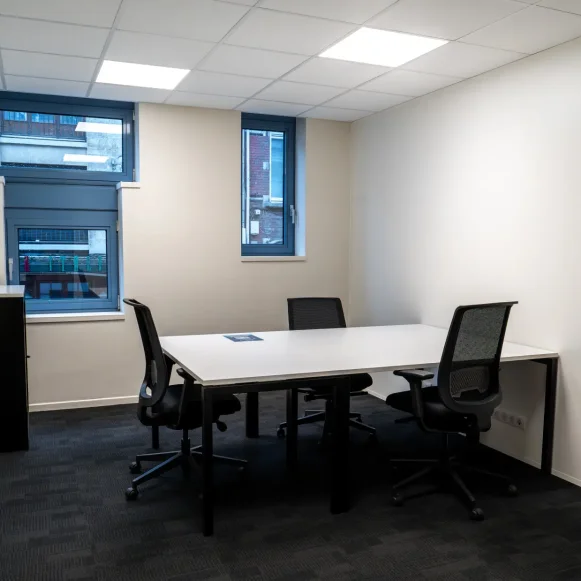 Bureau privé 17 m² 3 postes Coworking Place Rihour Lille 59000 - photo 1