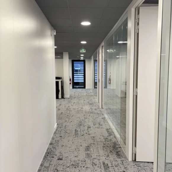 Bureau privé 40 m² 4 postes Coworking Chemin de Malacher Meylan 38240 - photo 9