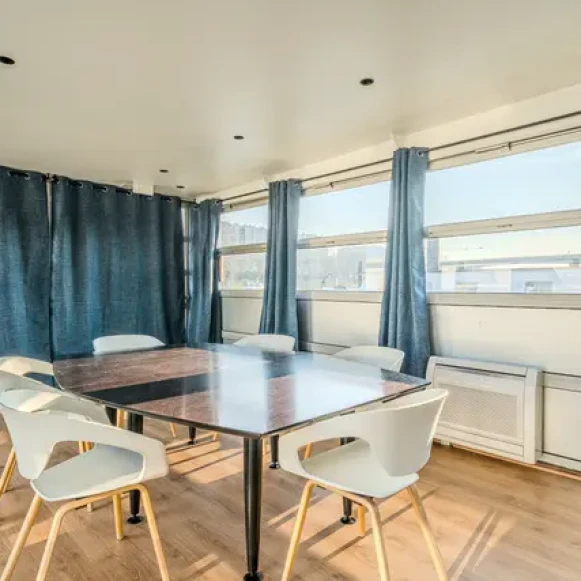 Bureau privé 24 m² 5 postes Location bureau Quai Aulagnier Asnières-sur-Seine 92600 - photo 4