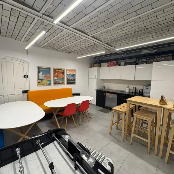 Bureau privé 78 m² 13 postes Coworking Avenue de Villiers Paris 75017 - photo 3
