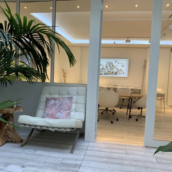 Bureau privé 15 m² 4 postes Coworking Rue de Sévigné Paris 75003 - photo 7